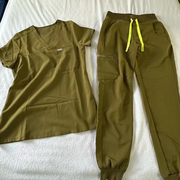 Figs light olive green scrub set xs/p - Picture 1 of 4